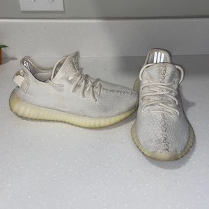 White Yeezy Boost 350